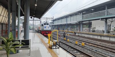 Naik Kereta Api Dari Jakarta
