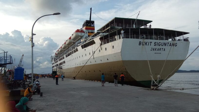 Kapal Pelni Bukit Siguntang