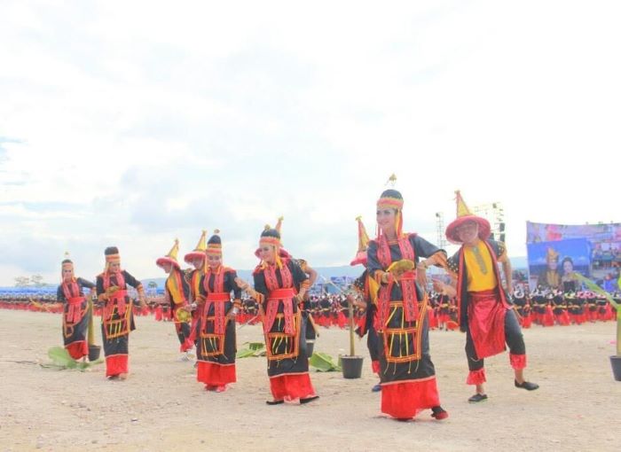 Tarian Lumense - Photo by IG@gyant_laode