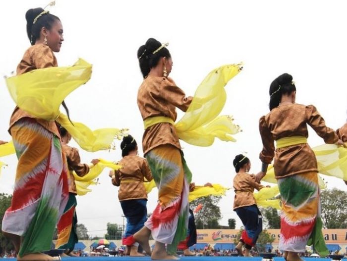 Tarian Persembahan Kutai Kartanegara - Photo by Pariwisata Indonesia