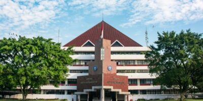 Kampus Jurusan Ekonomi Sumberdaya Lingkungan di Indonesia