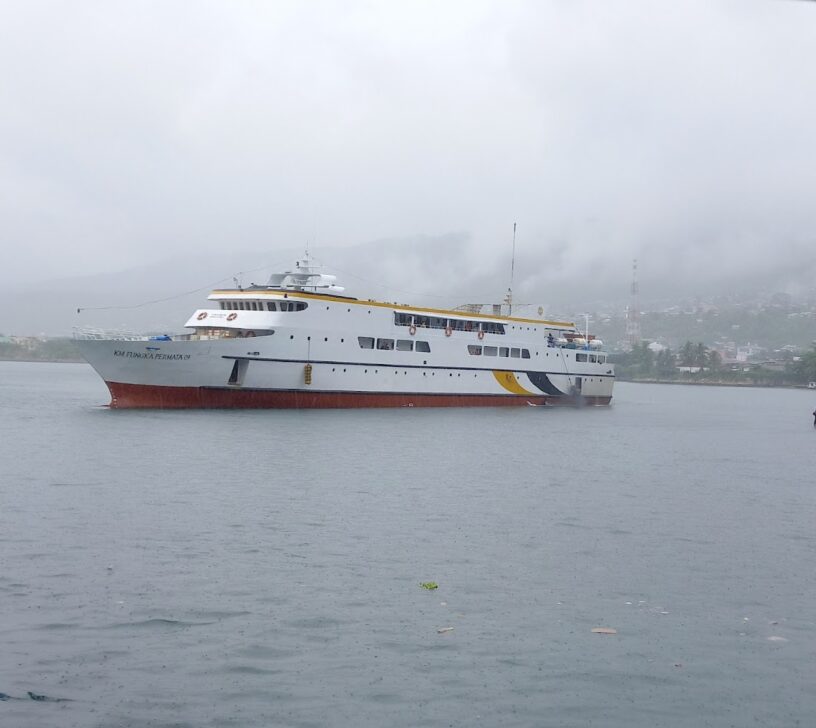 kapal Dari Salakan ke Luwuk