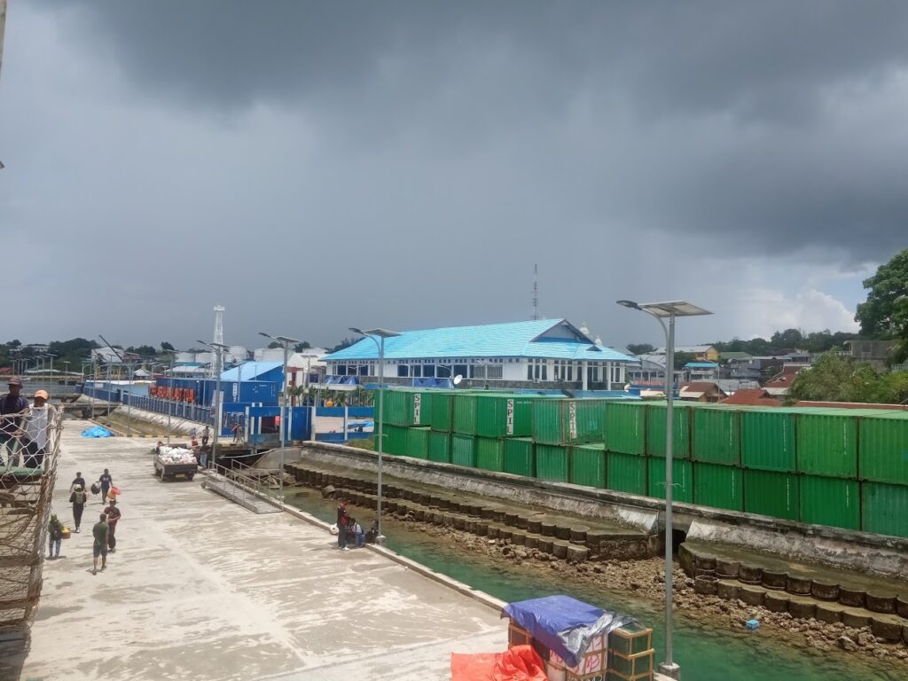dermaga pelabuhan Tual