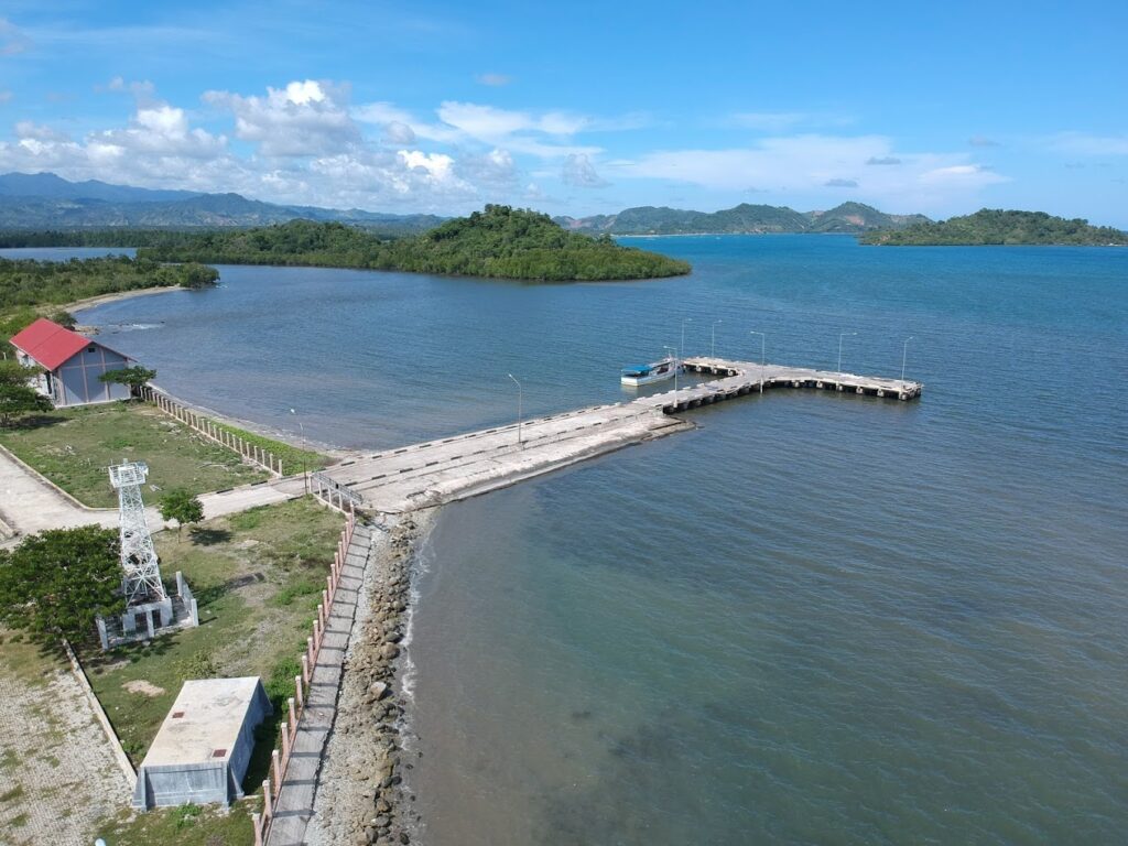 pelabuhan penyebrangan marisa
