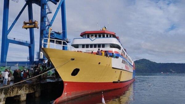 Kapal Cepat Ambon ke Manado
