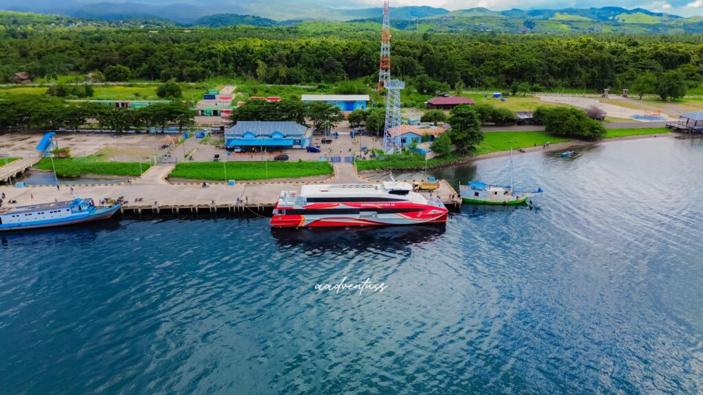 Kapal Express Cantika 08 singgah di lembata