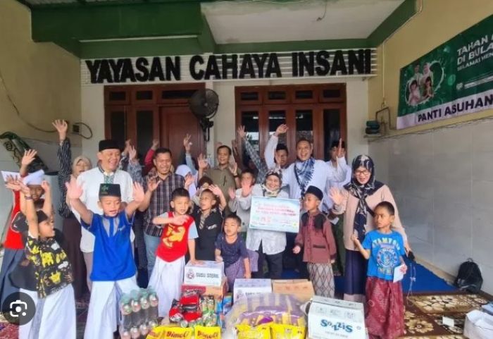 Panti Asuhan Yayasan Cahaya Insani Surabaya - Photo by Jawa Pos