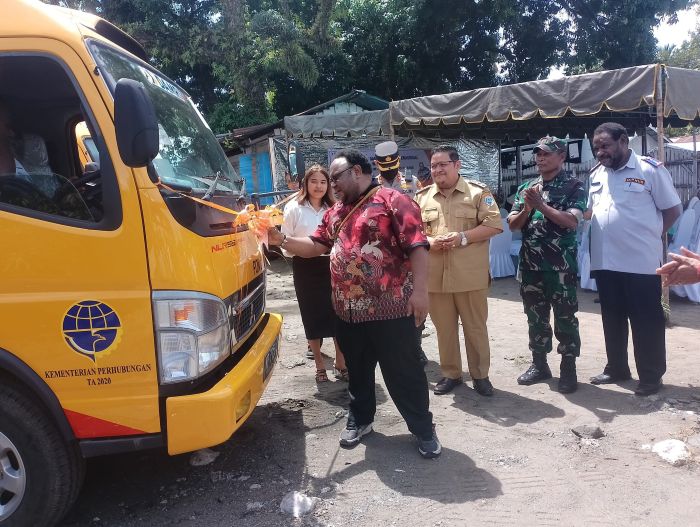 Peresmian Trayek Baru Bus Damri Trayek Nabire Paniai - Photo by Jubi Papua