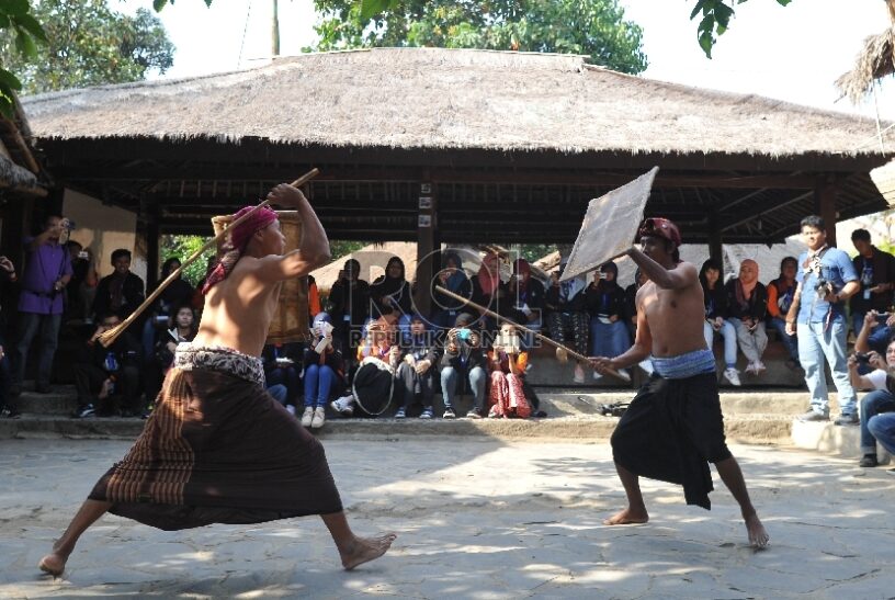 Pertunjukan budaya di Desa Wisata