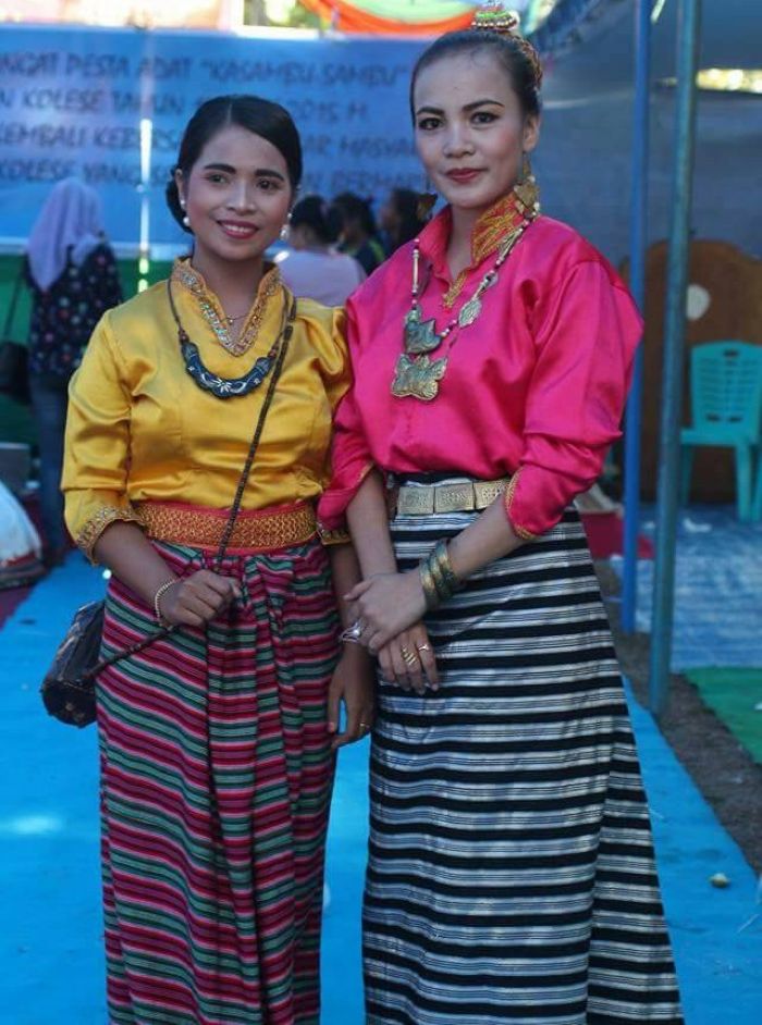Baju Adat Pulau Buton Babu Kandiu - Photo by Google