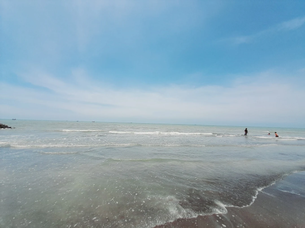 Pantai Pelangi Karawang