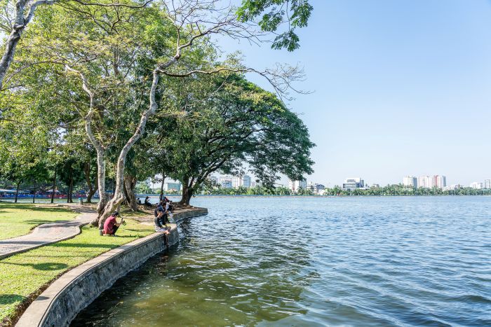 Itinerary Trip Keliling Yangon Hari Ketiga Inya Lake Yangon Myanmar - Photo by Traveloka