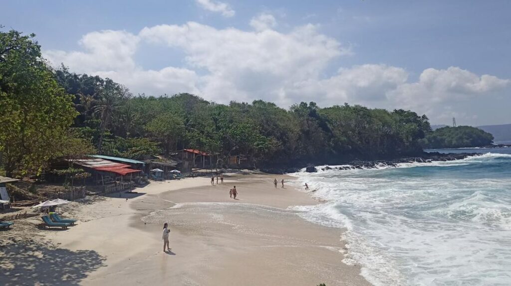 Pantai Bias Tugel