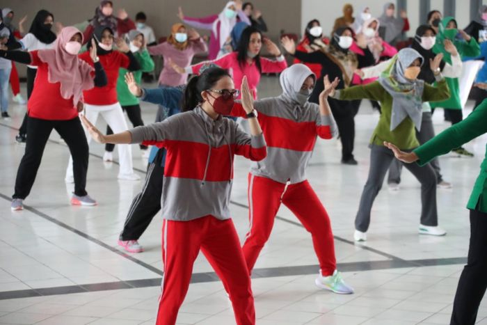 Senam Irama Membantu Menjaga Berat Badan - Photo by Kompas