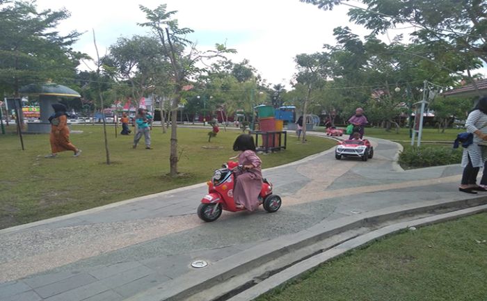 Taman Putri Kaca Mayang Pekanbaru - Photo by Riau Online