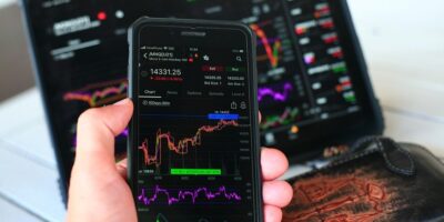 6 Aplikasi Investasi Saham Bagi Pemula Yang Aman - Photo by Google