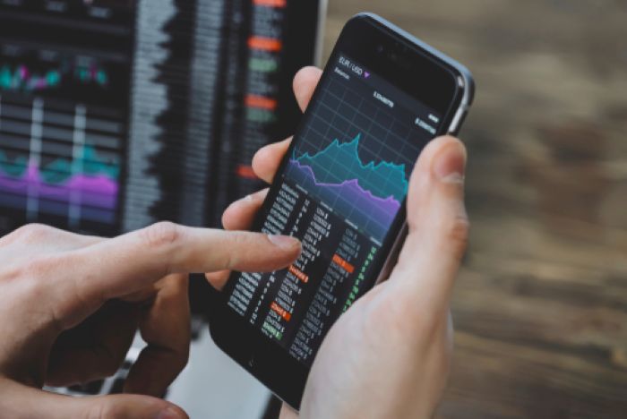Kelebihan Bermain dan Cara Belajar Saham Lewat Smartphone - Photo by Google