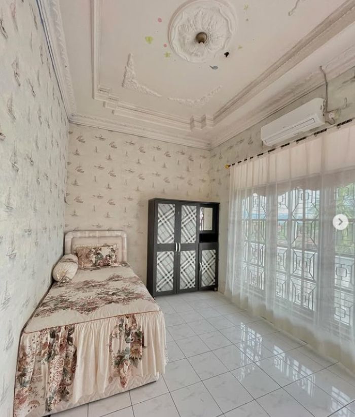 Puri Ratu Kost Putri Executive di Padang - Photo by Instagram @puriratuu